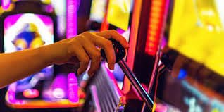 Phtaya Esports Sportsbook — Myanmar ကစားသမားများ MLBB နှင့် DOTA 2 ပြိုင်ပွဲတွင် လောင်းကြေးထပ်နေသောမြင်ကွင်း